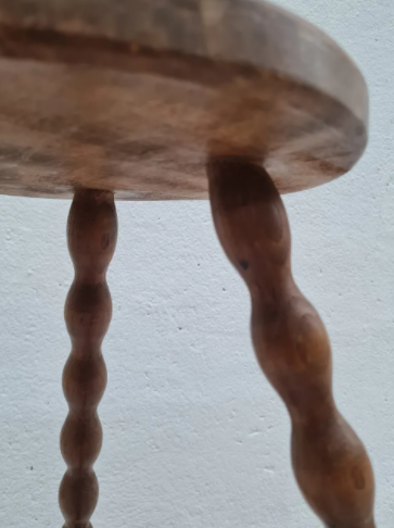 Tripod stool