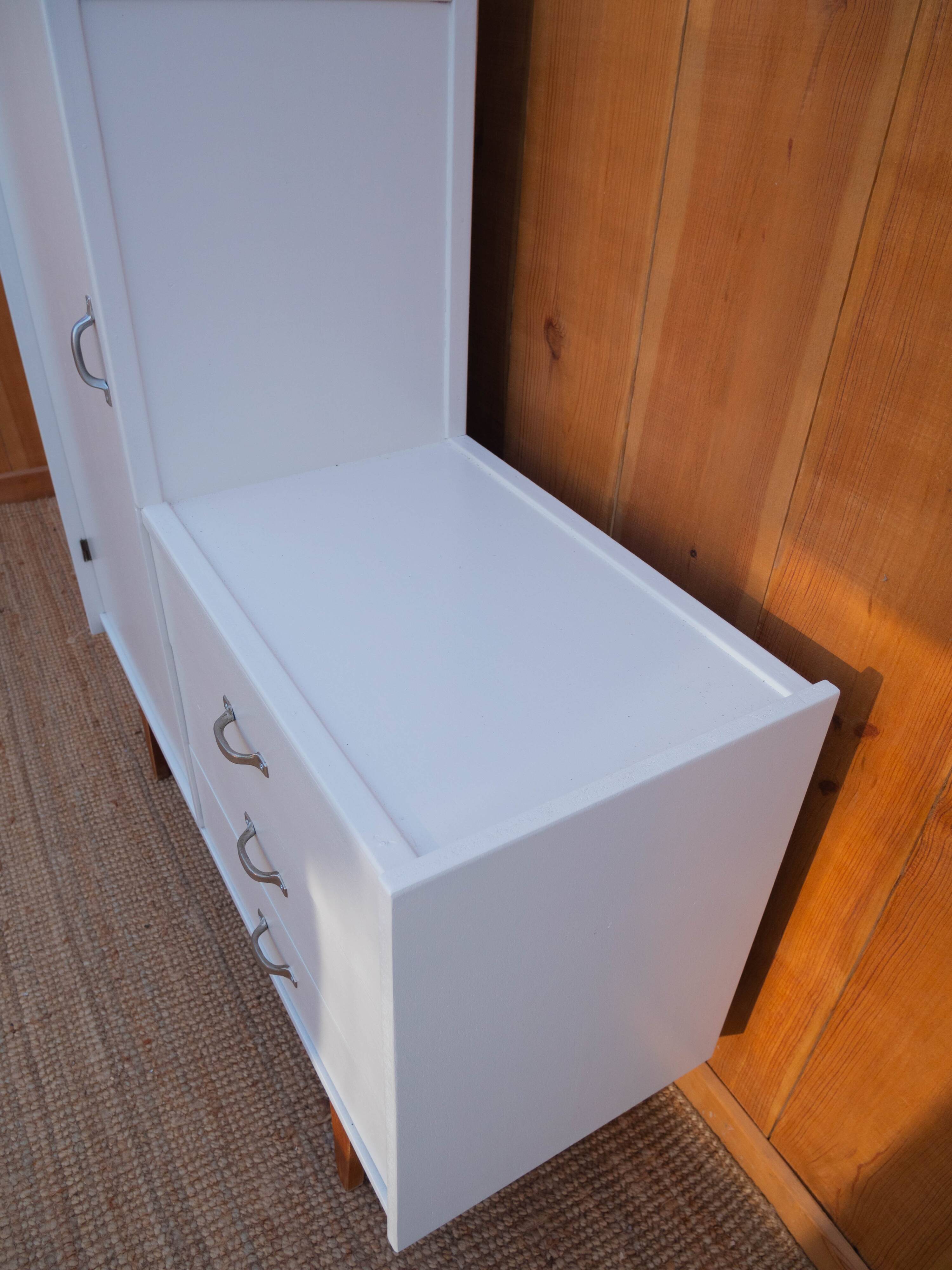 Asymmetrical wardrobe