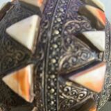 Superb ethnic decorative vase in chiseled metal and inlays – Piè