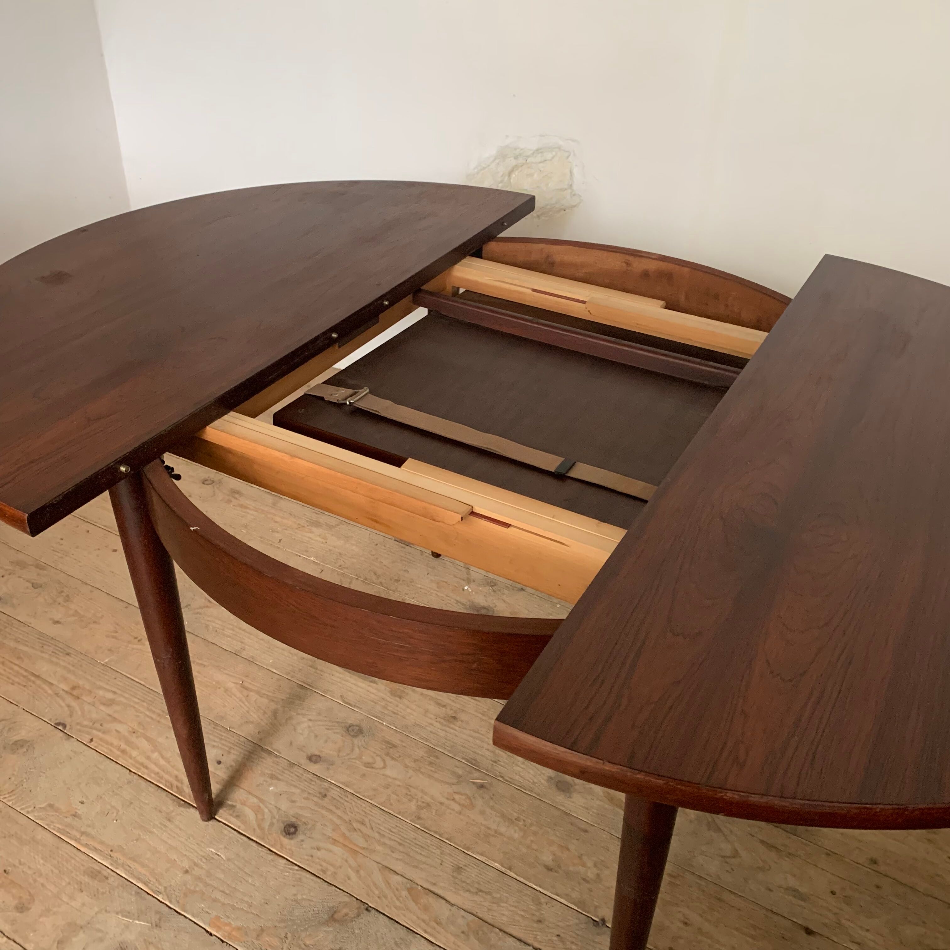 Vintage Scandinavian round table in Rio rosewood