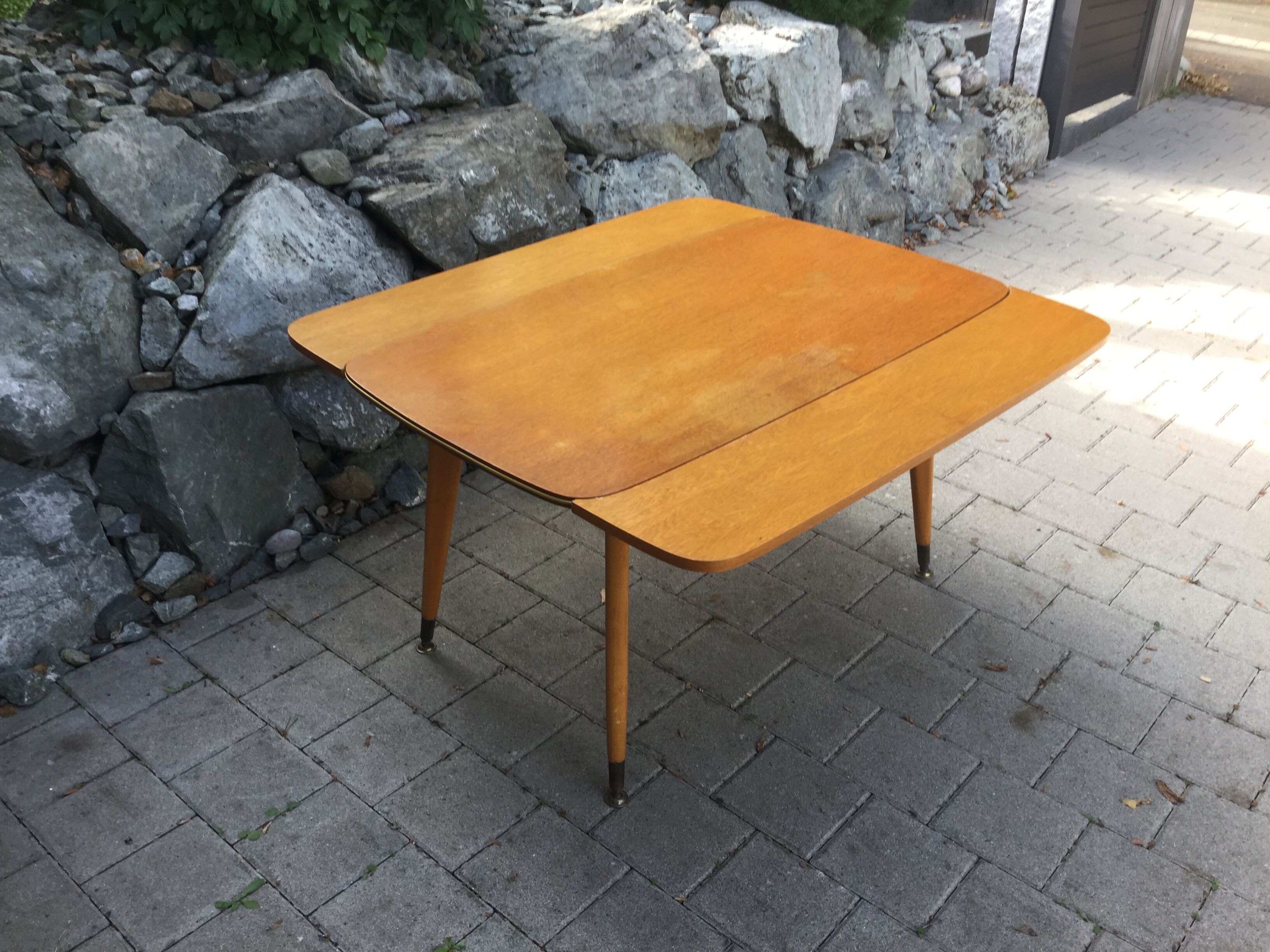 Table system "up and down"