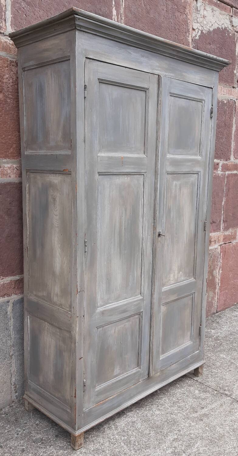 Wardrobe (shelves and/or hanging space)