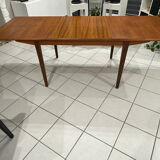 Large extendable Scandinavian table in vintage teak from the 1970s.