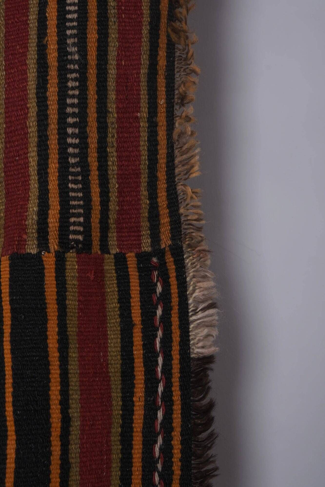 Vintage Turkish kilim, handwoven, 277x344 cm.