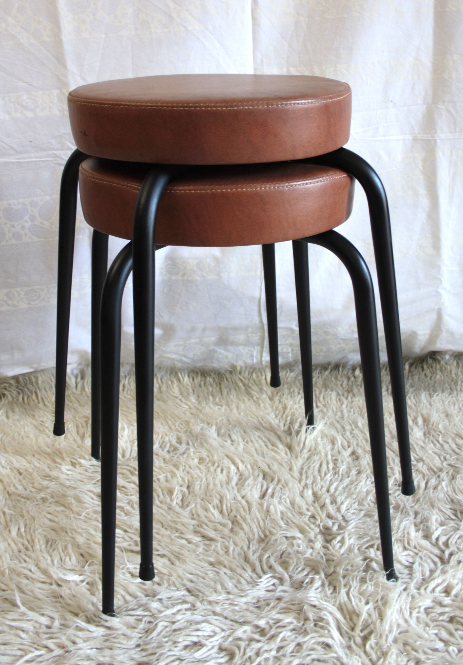 Duo de tabourets métal et skaï
