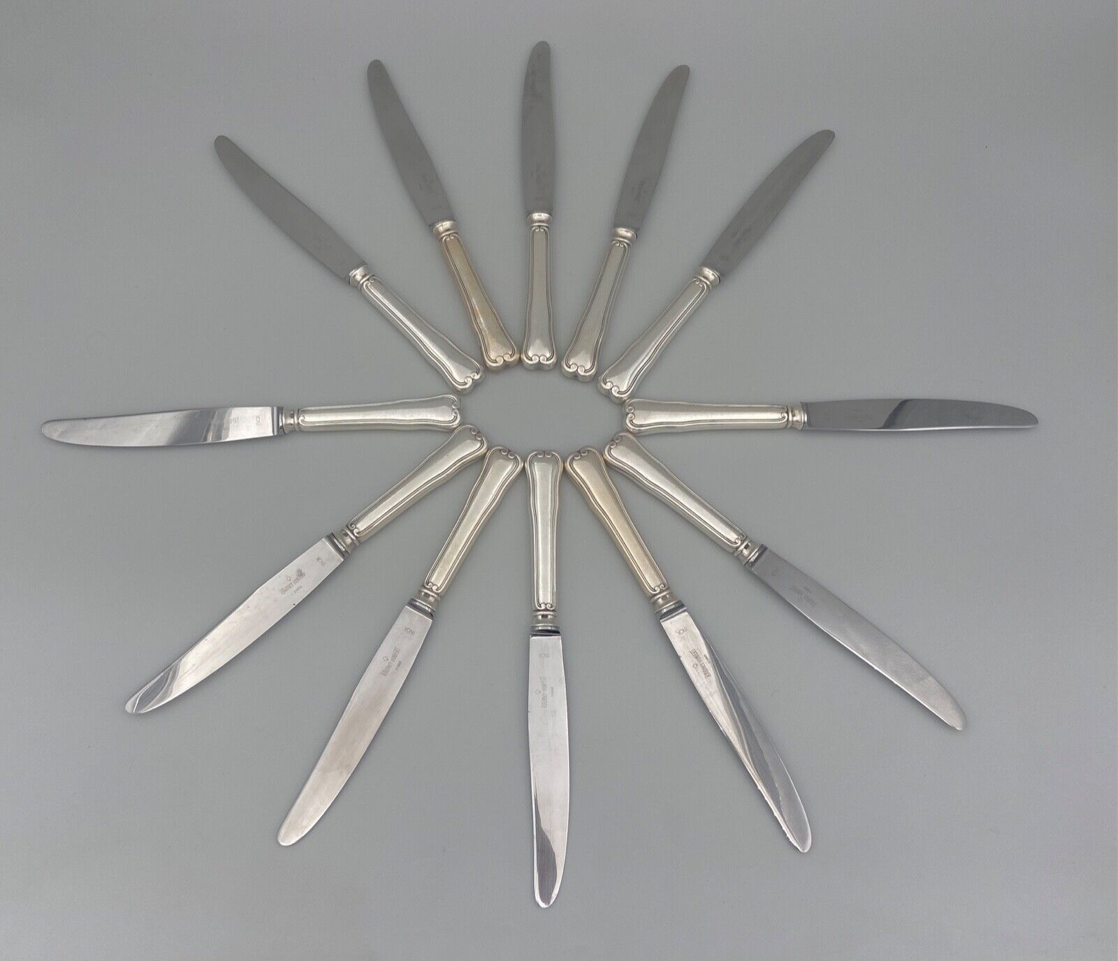 Cutlery set in metal ravinet d'enfert model dauphin 109 pieces
