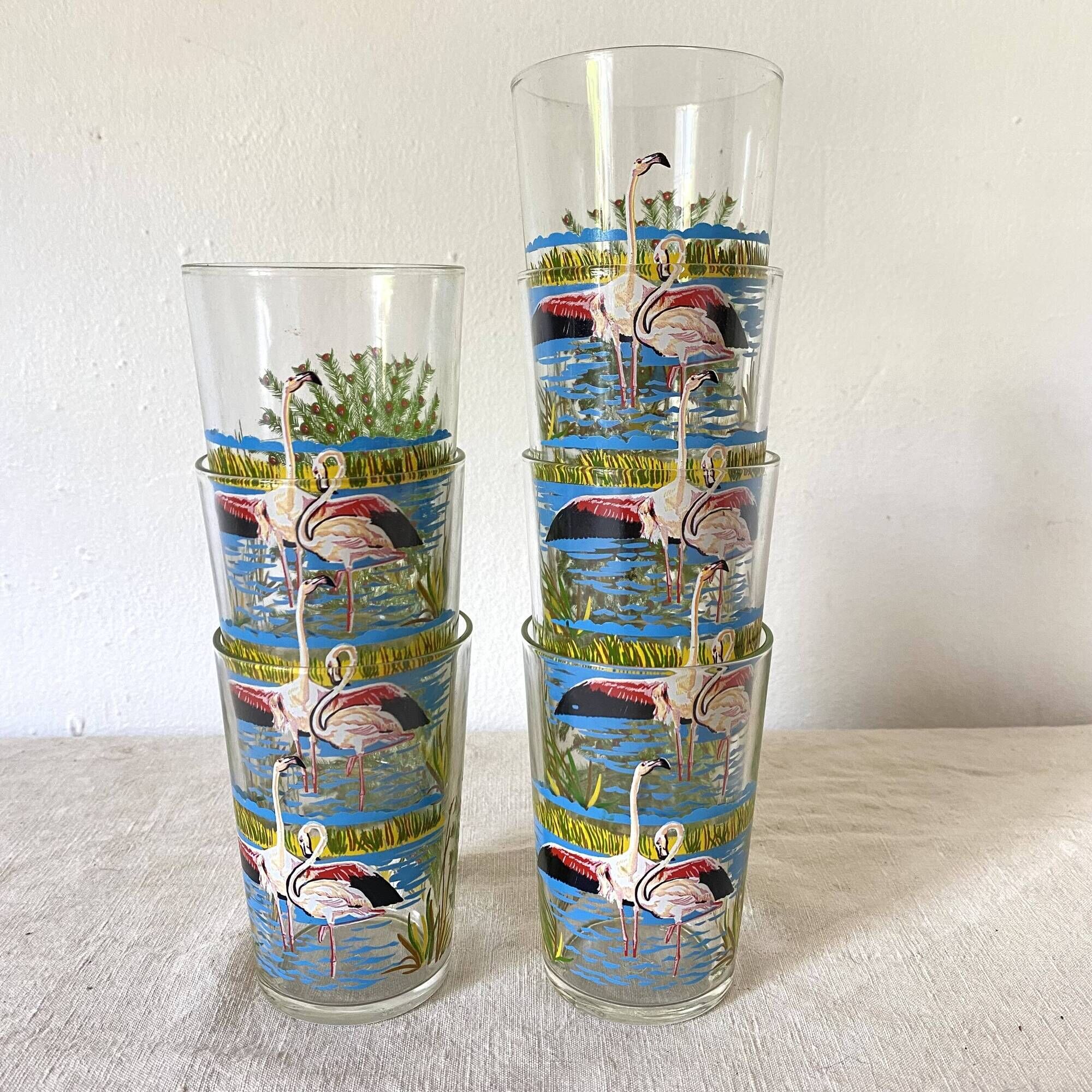 Verres à eau vintage décorés , flamand rose et paon