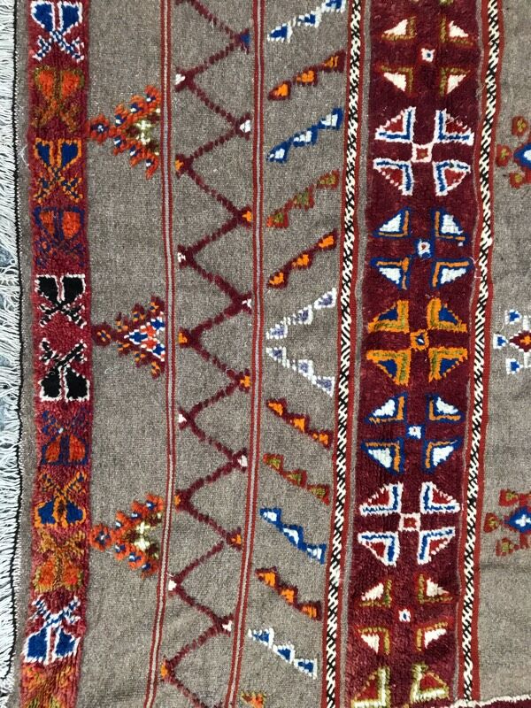 Moroccan berbere rug 142 x 254 cm