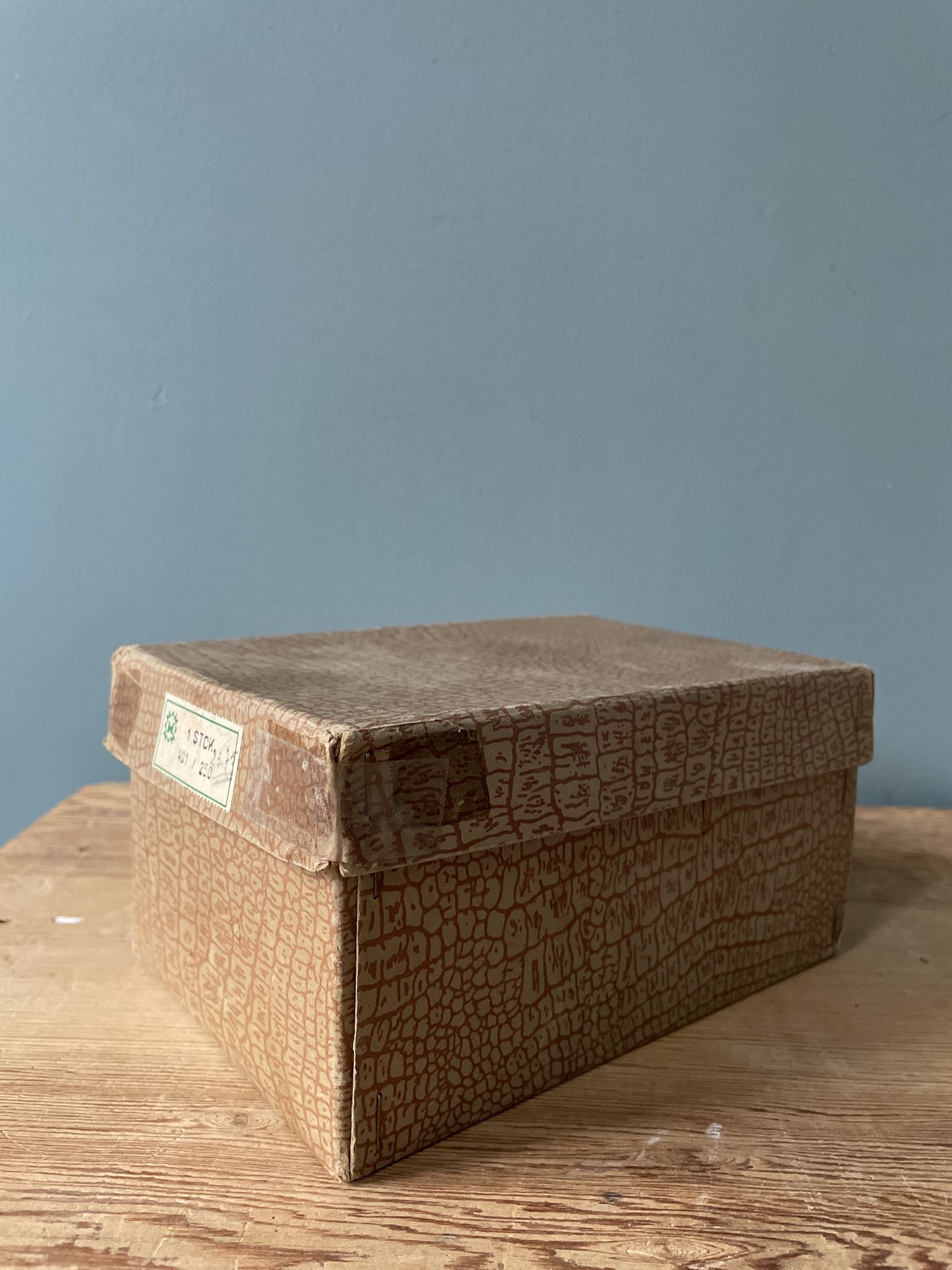 Ancien pèse lettrés Columbus Bilatéral sur pied dans sa boîte d’origine