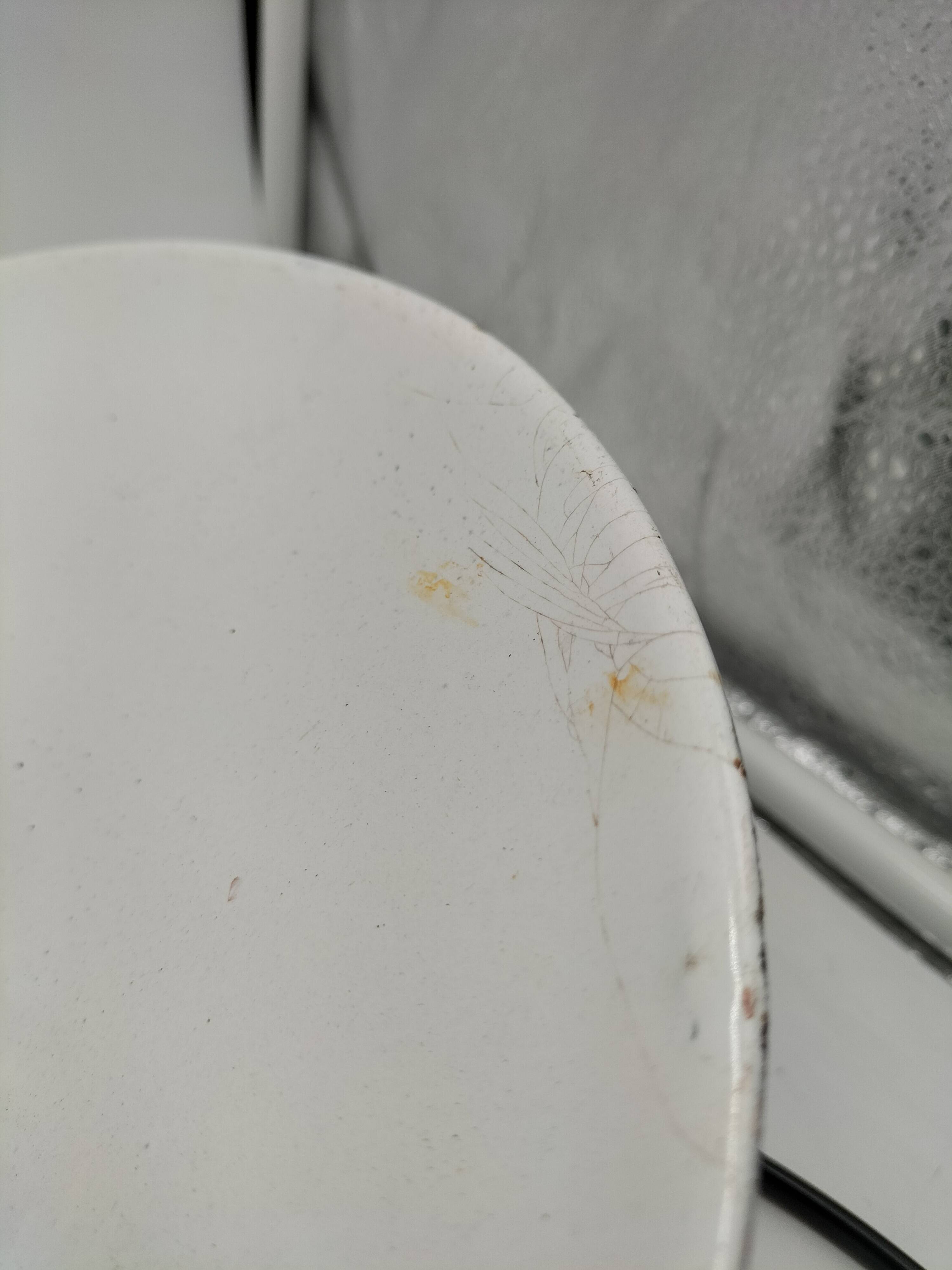 Enamelled sheet metal suspensions