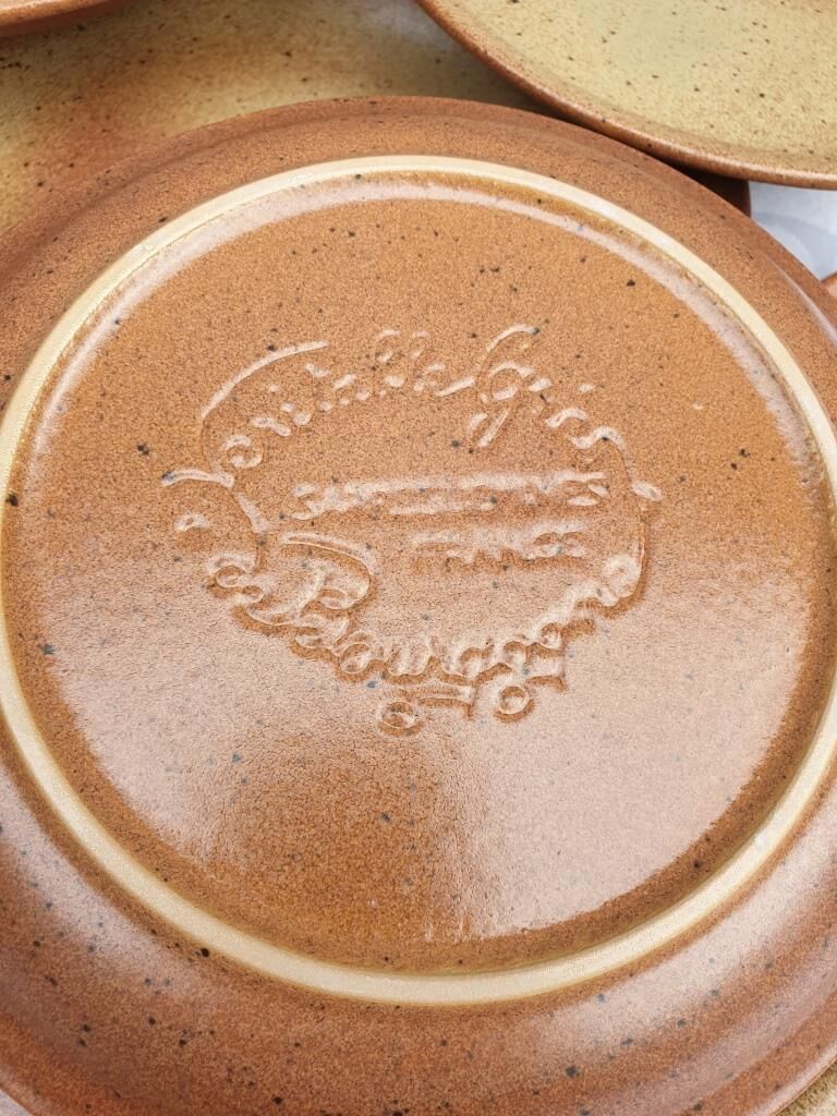 Set 12 plates and 1 dish sandstone of Burgundy Sarreguemines