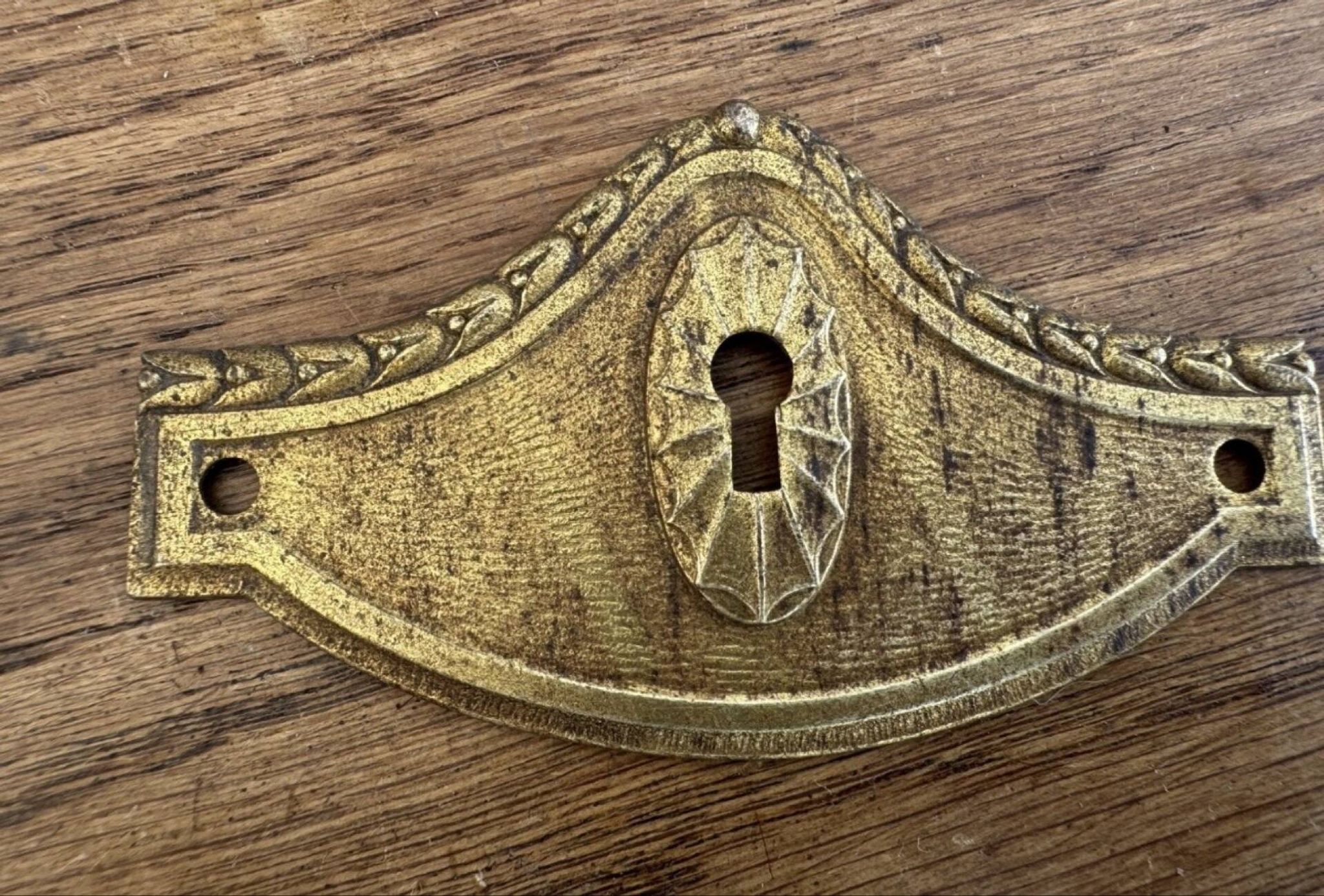 4 antique bronze/gilded brass lock plates Louis XV furniture Na