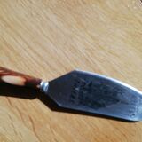 Horn edgout pie shovel