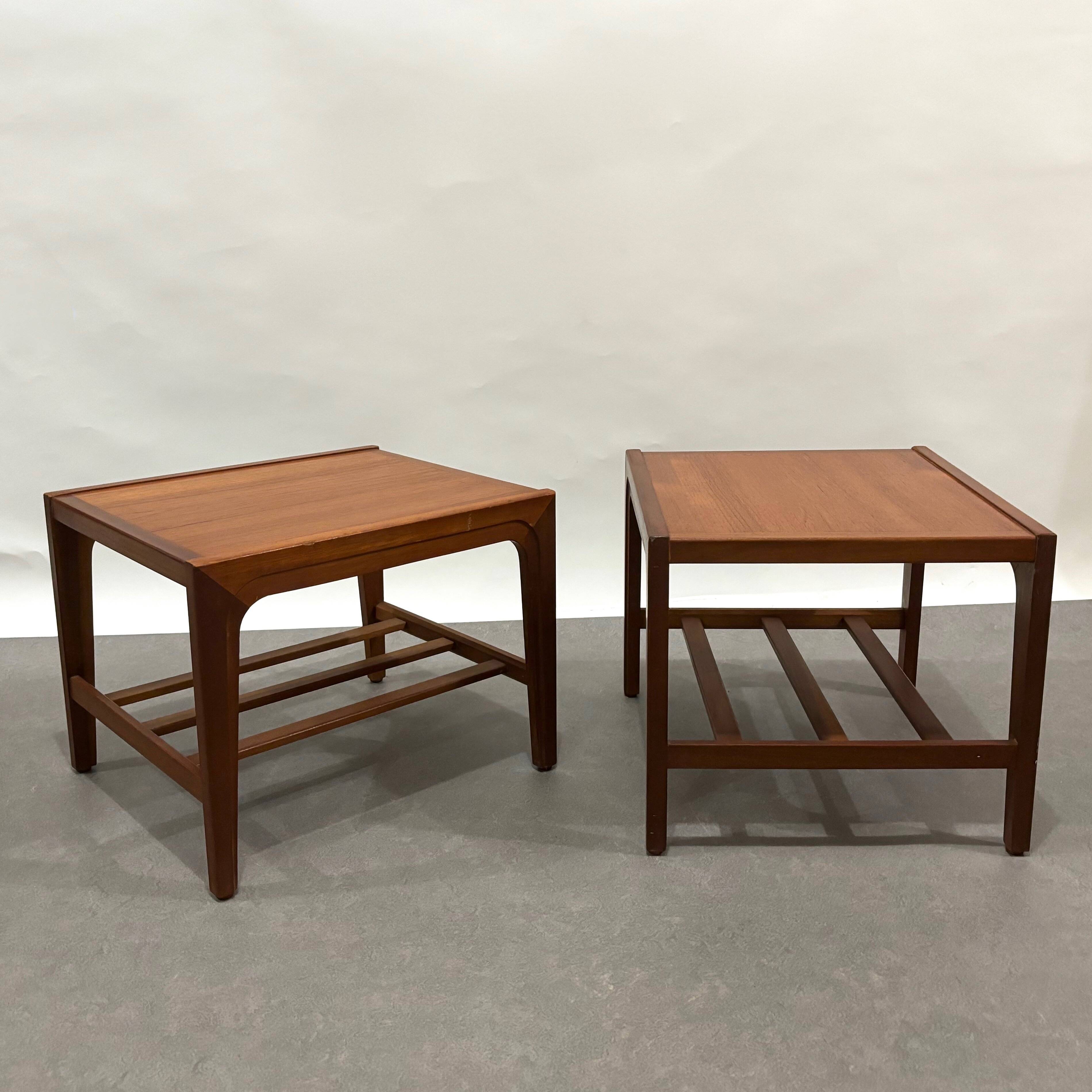 Paire de chevets scandinaves en teck