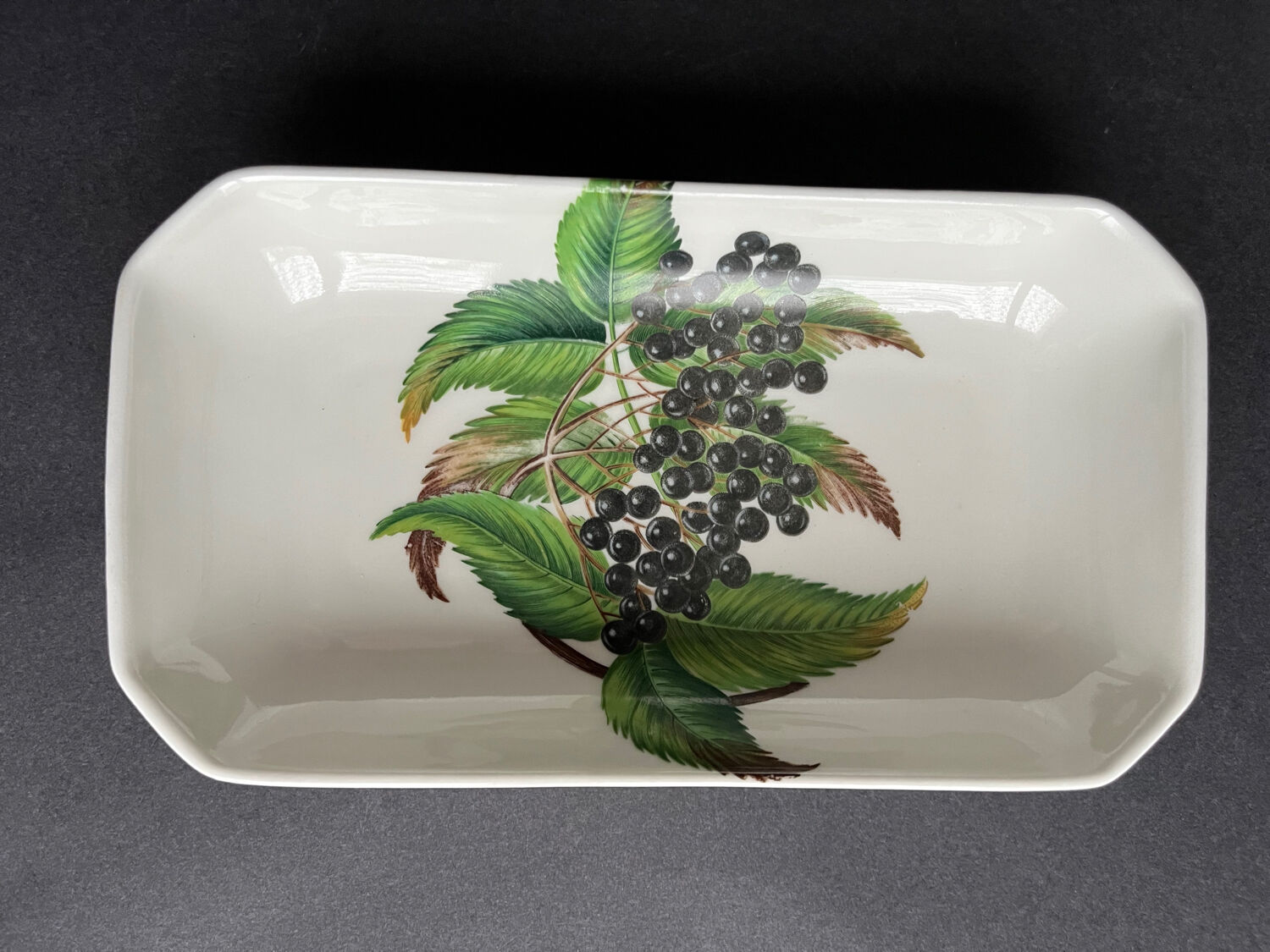 Pair of Paris porcelain ravines