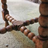 Table avec pieds boules en bois tourné