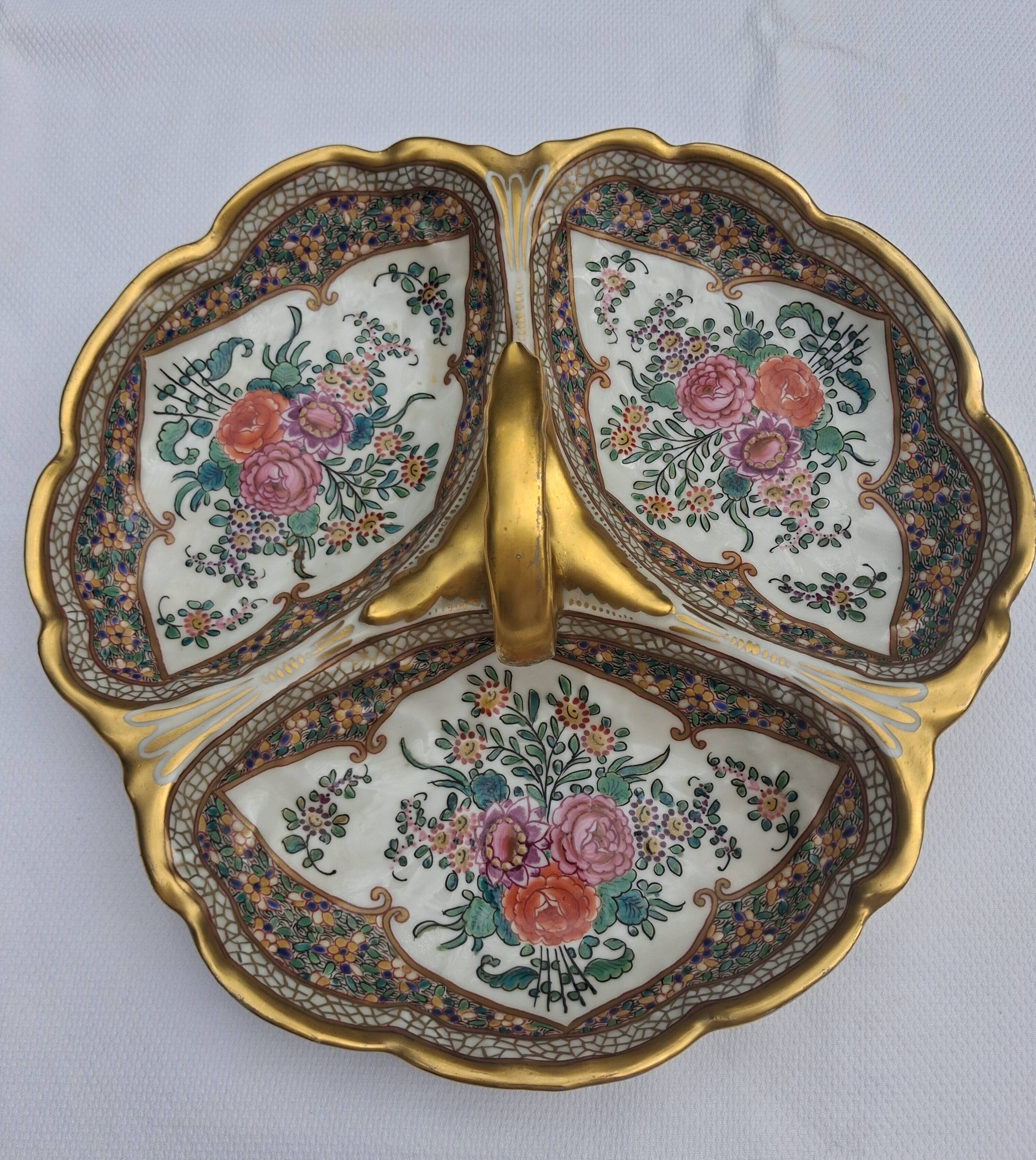 Hand-painted ceramic plate Art Deco 20th century small chip on the handle