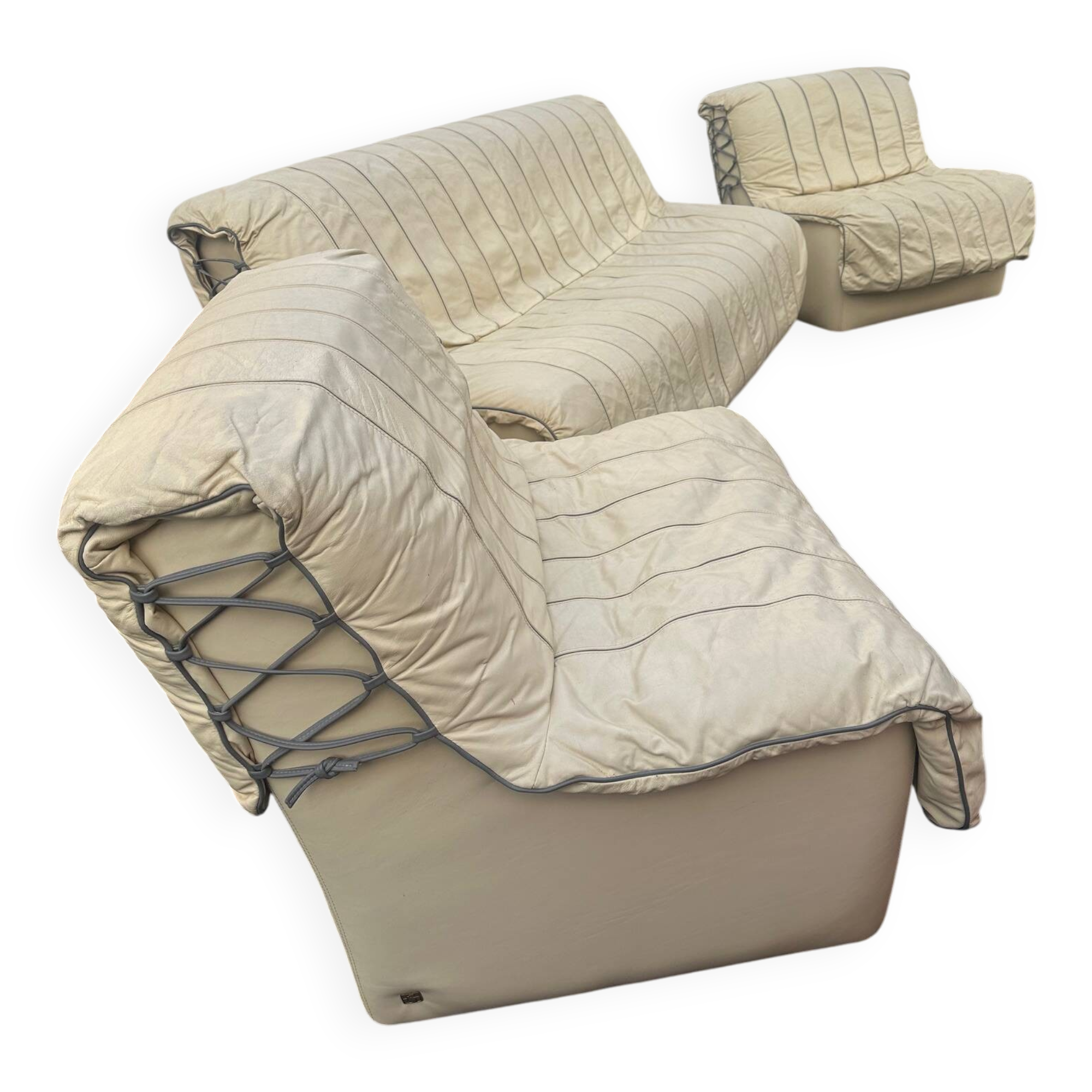 Sofa + 2 leather armchairs