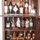 Meuble bar ancien en bois massif — pièce de caractère