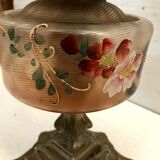Lampe a pétrole en verre et régule patiné XX siècle