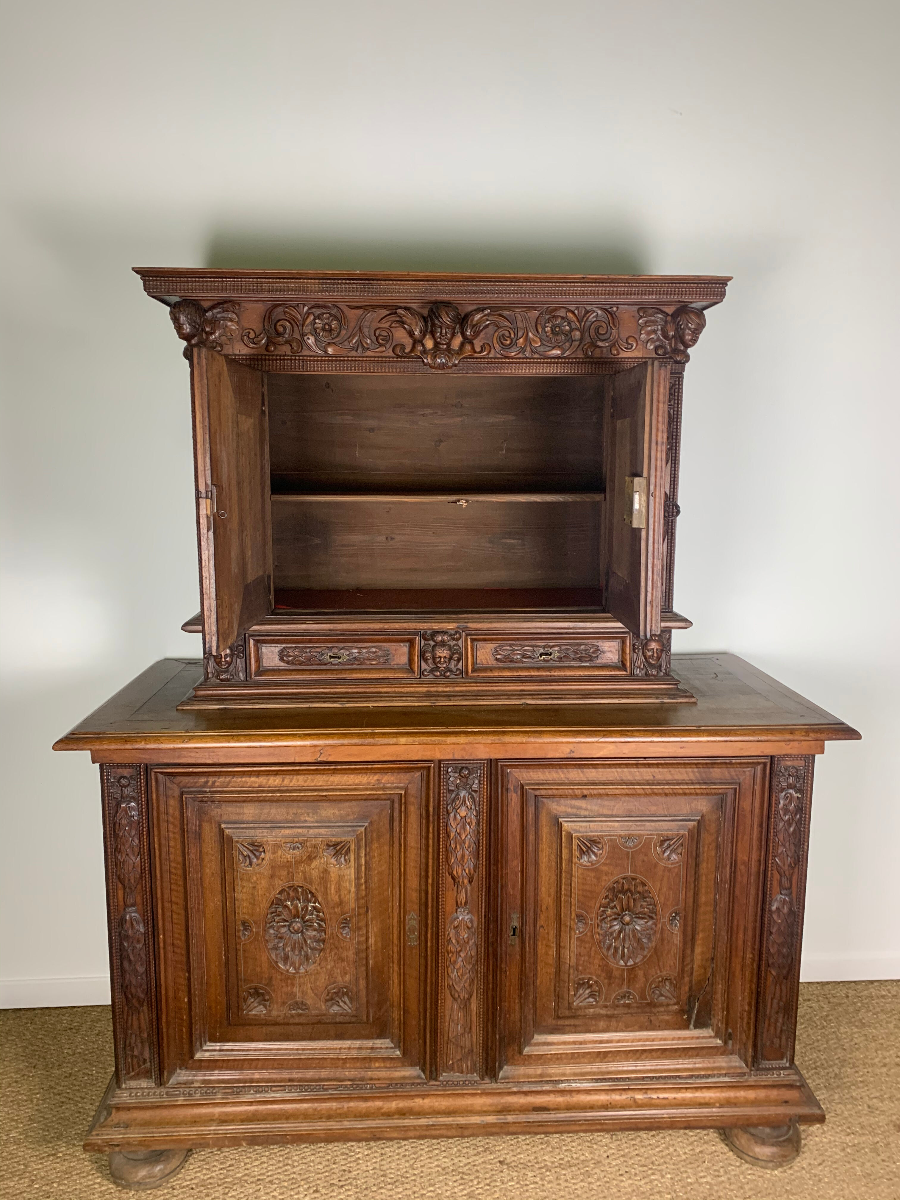 Two-body sideboard with withdrawal