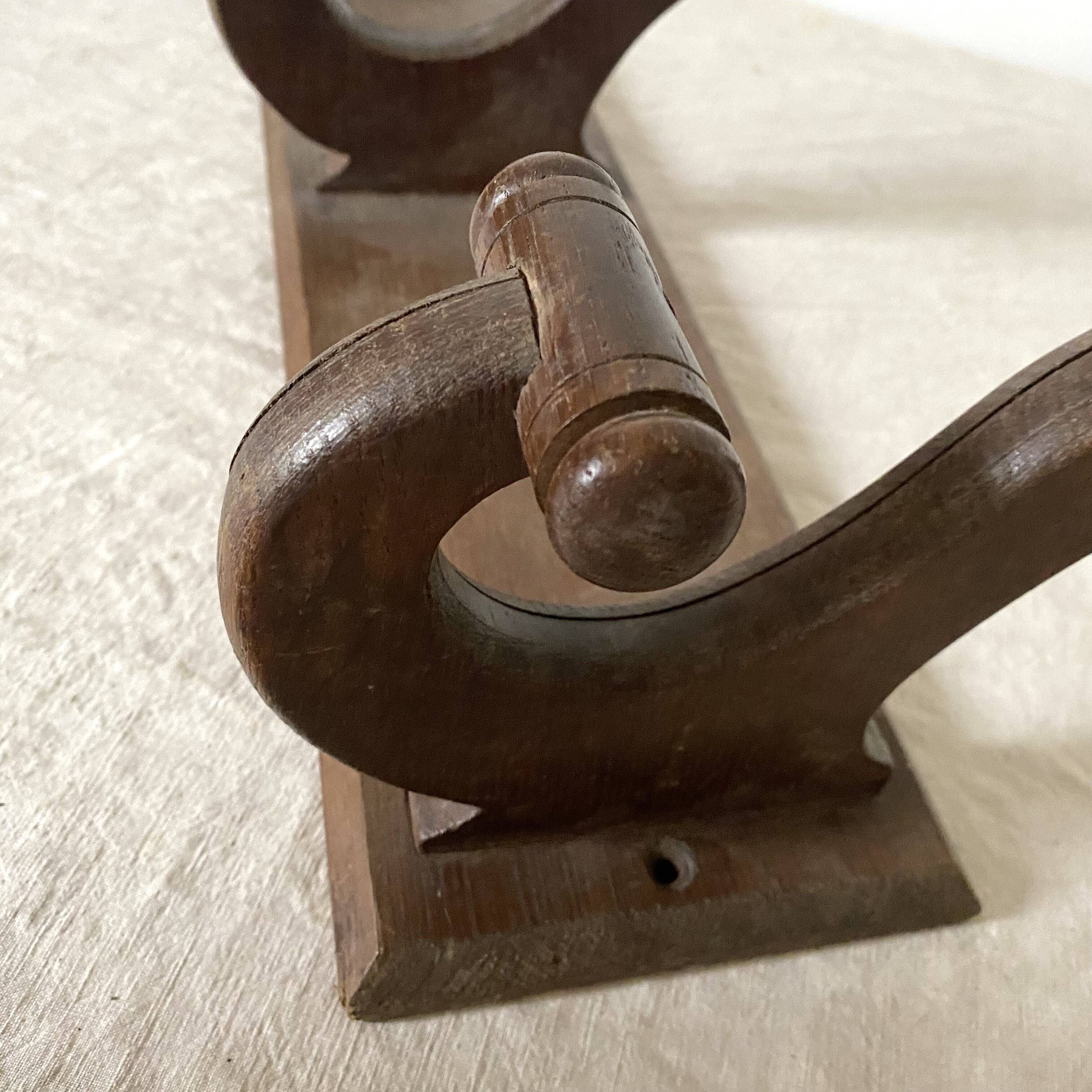 Wooden wall-mounted coat rack with 3 hooks