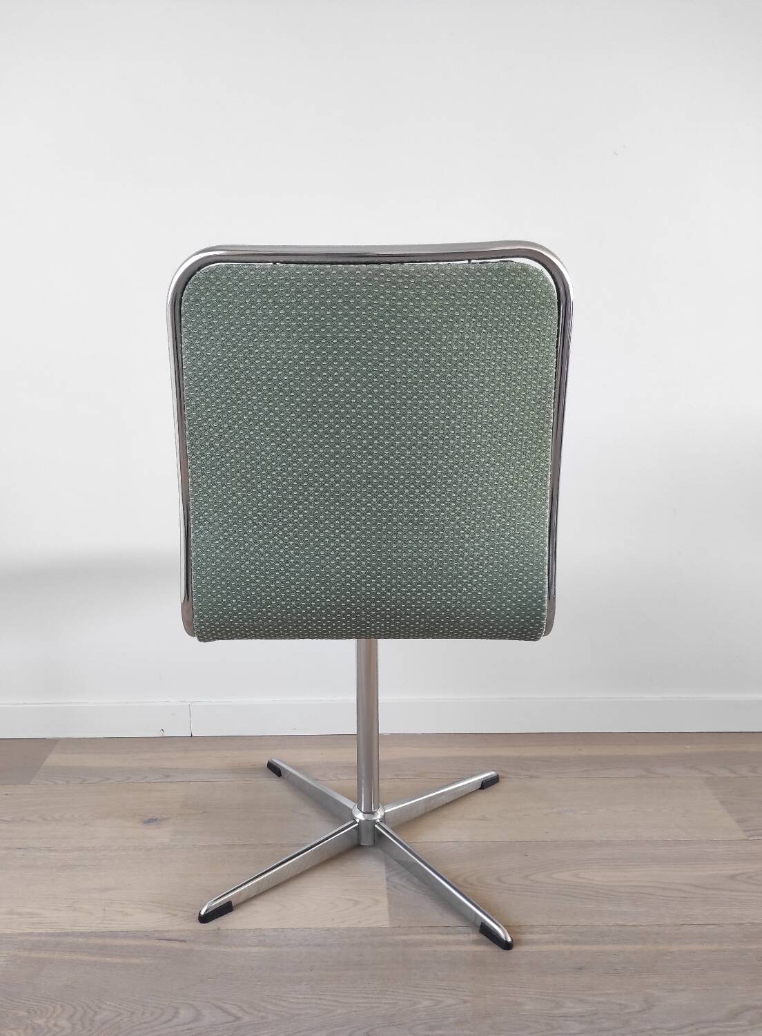 Suite de 6 chaises pivotantes Roche Bobois, 70's