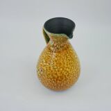 Grand pichet jaune en céramique dans le gout d'Accolay