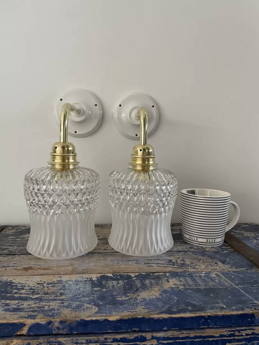 Paire d’appliques vintage en verre ciselé