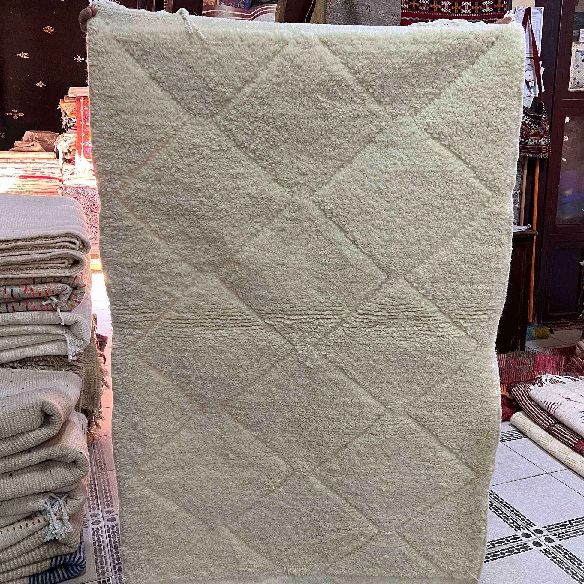 Beni Ouarain Berber Rug • Minimalist white diamond design