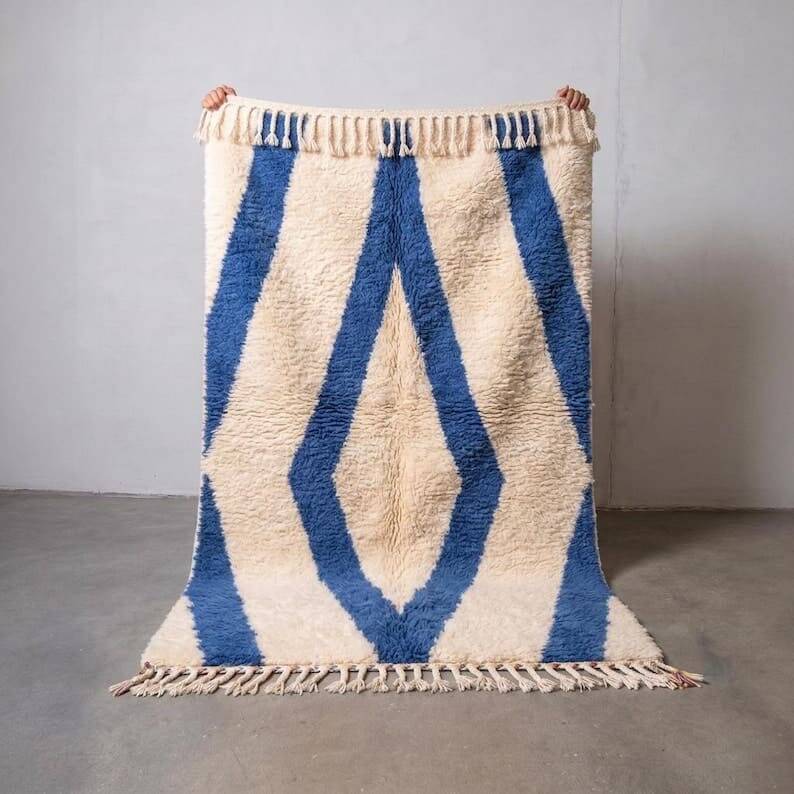 Handmade pure wool traditional blue and white rug 150/250 cm
