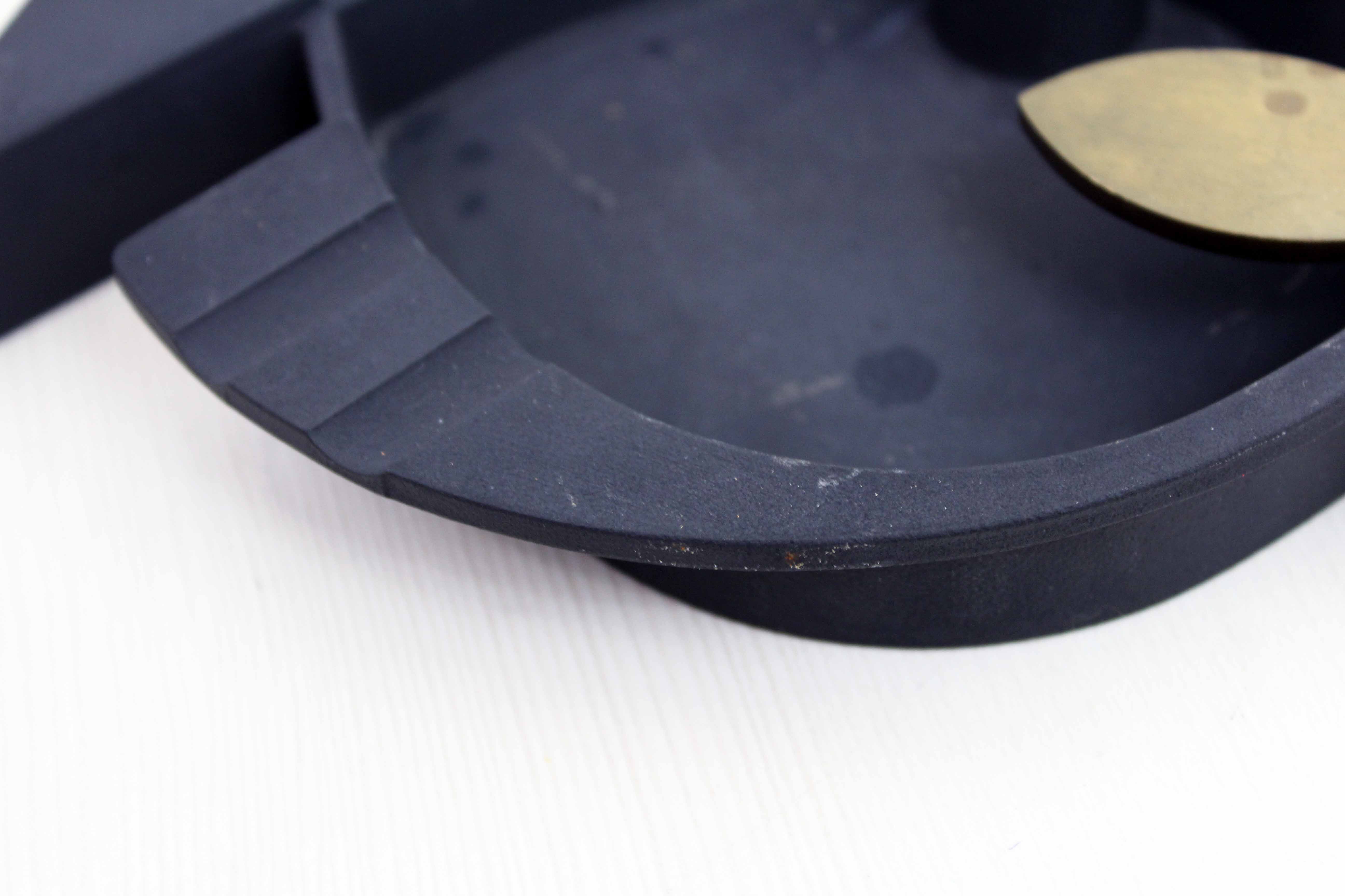 Metal "fish" ashtray