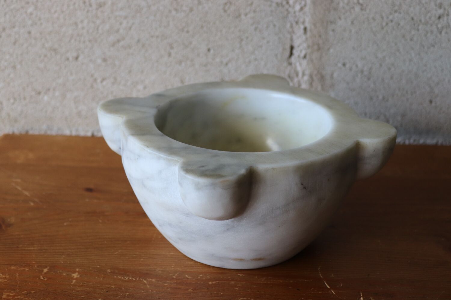 White marble mortar