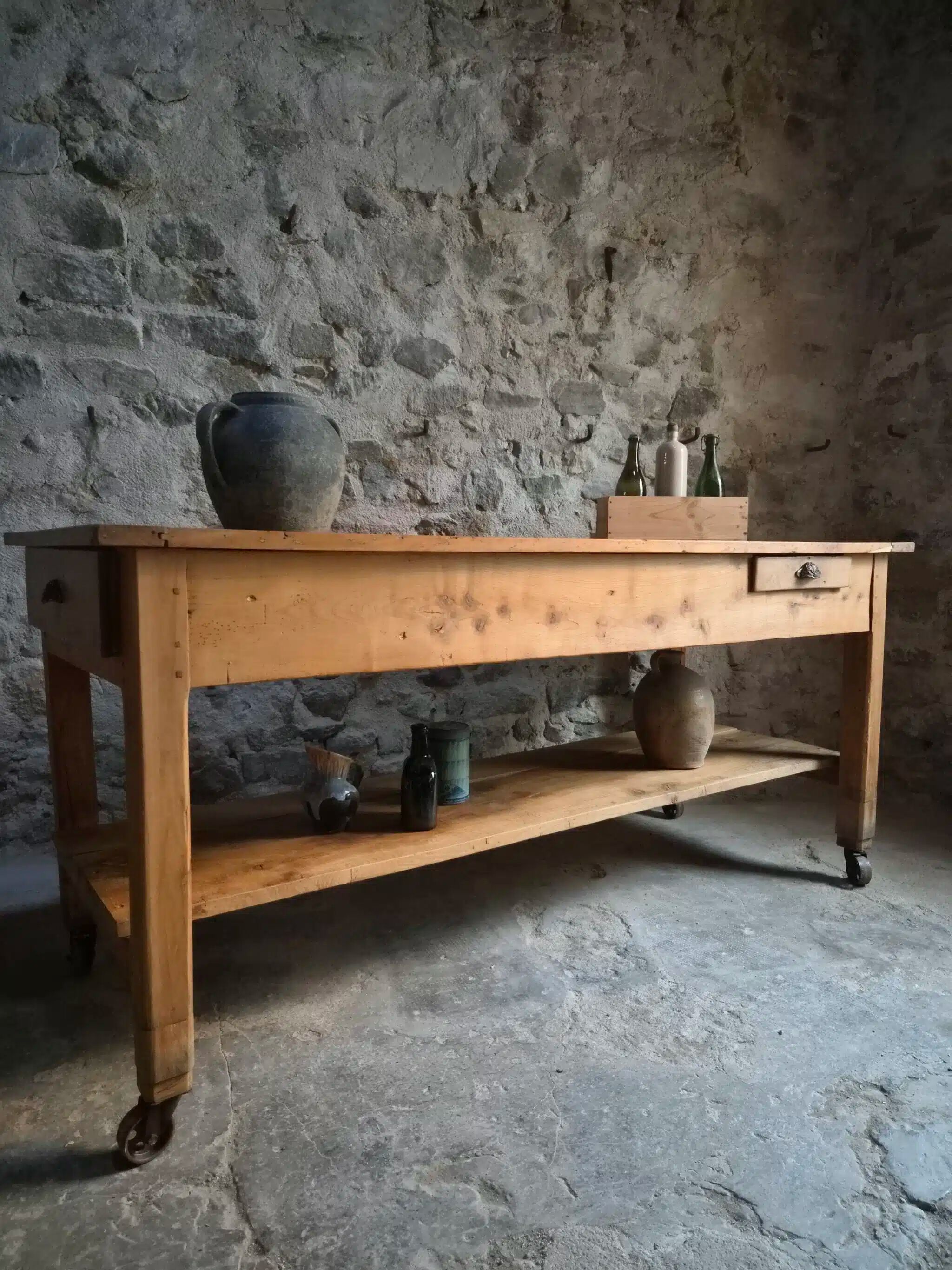 Îlot de cuisine ancien en bois de cerisier avec 3 tiroirs