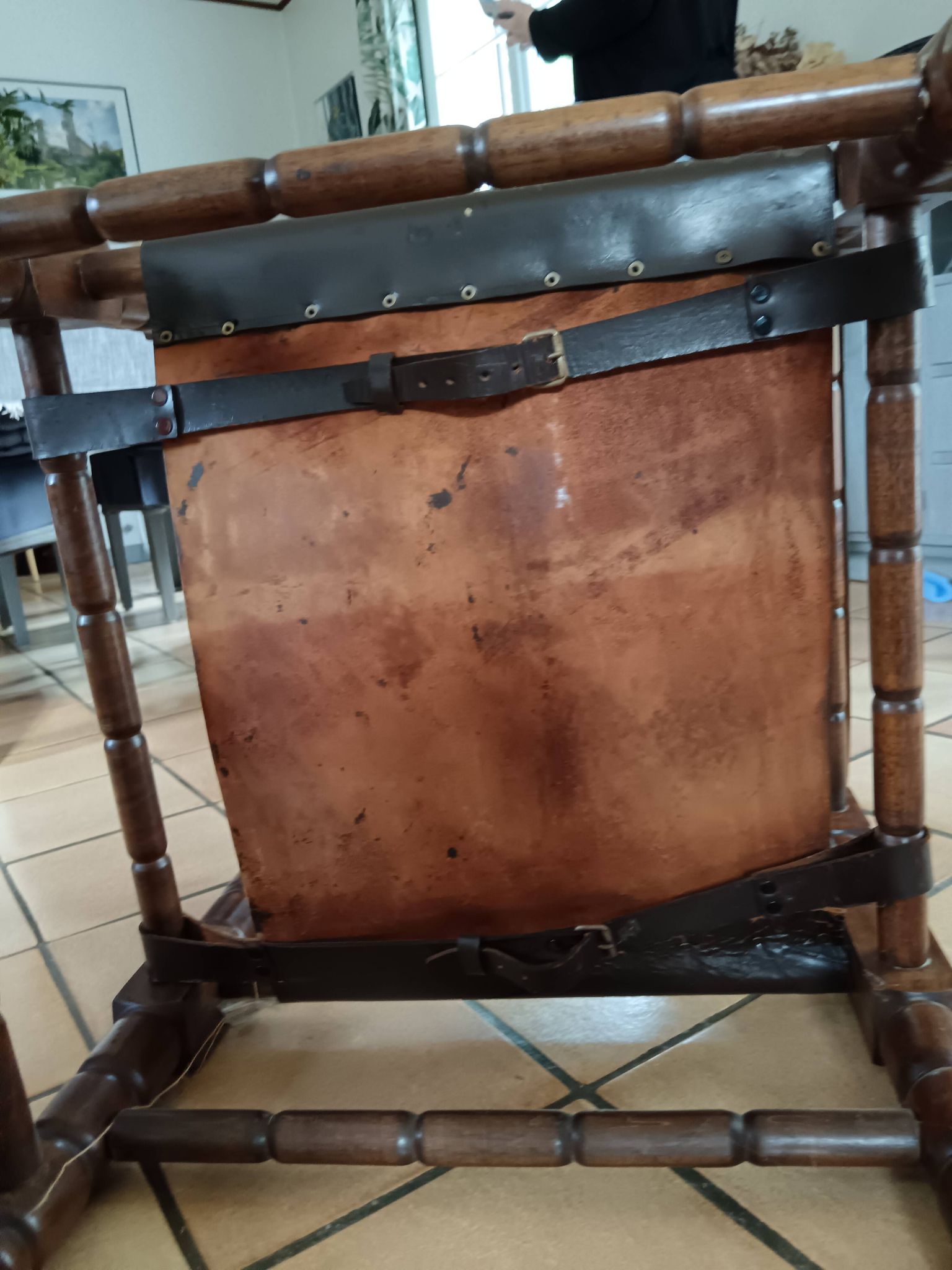Vintage Iranian armchair wood & leather – Safari style – 60s/70s