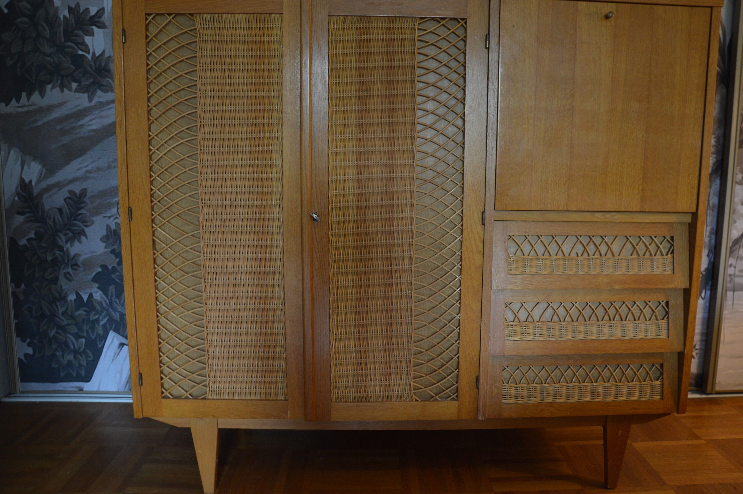 Commode penderie secrétaire en rotin vintage