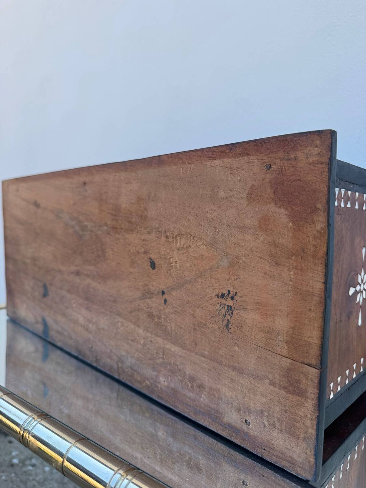 Oriental chest with marquetry and mother-of-pearl, antique.