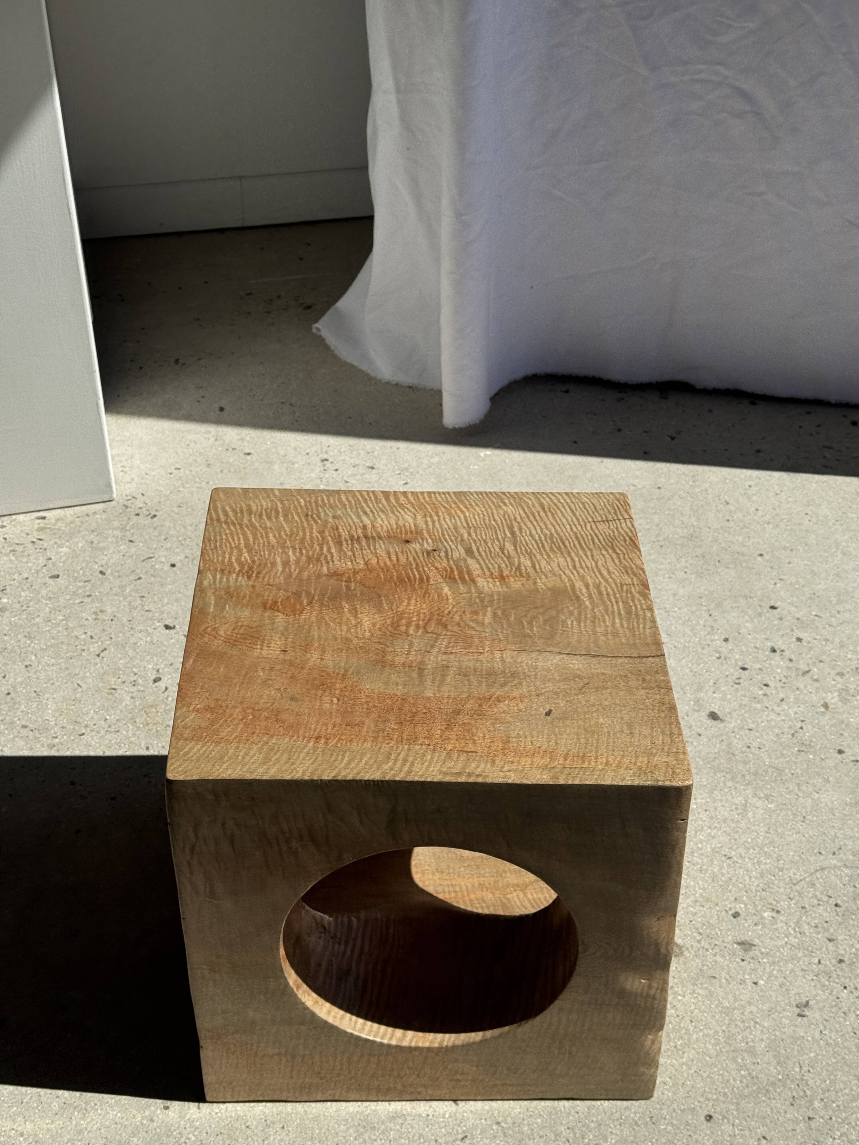Coffee table, or openwork cubic stool in natural monoxyle mango wood H40.