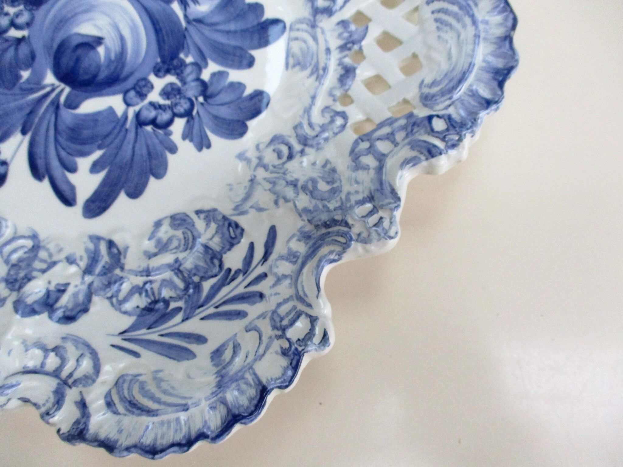 Openwork ceramic dish