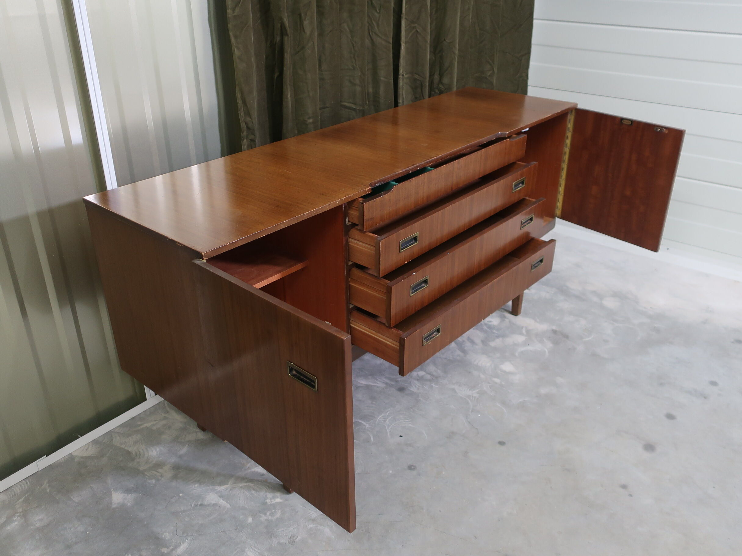 Enfilade en bois des années 70