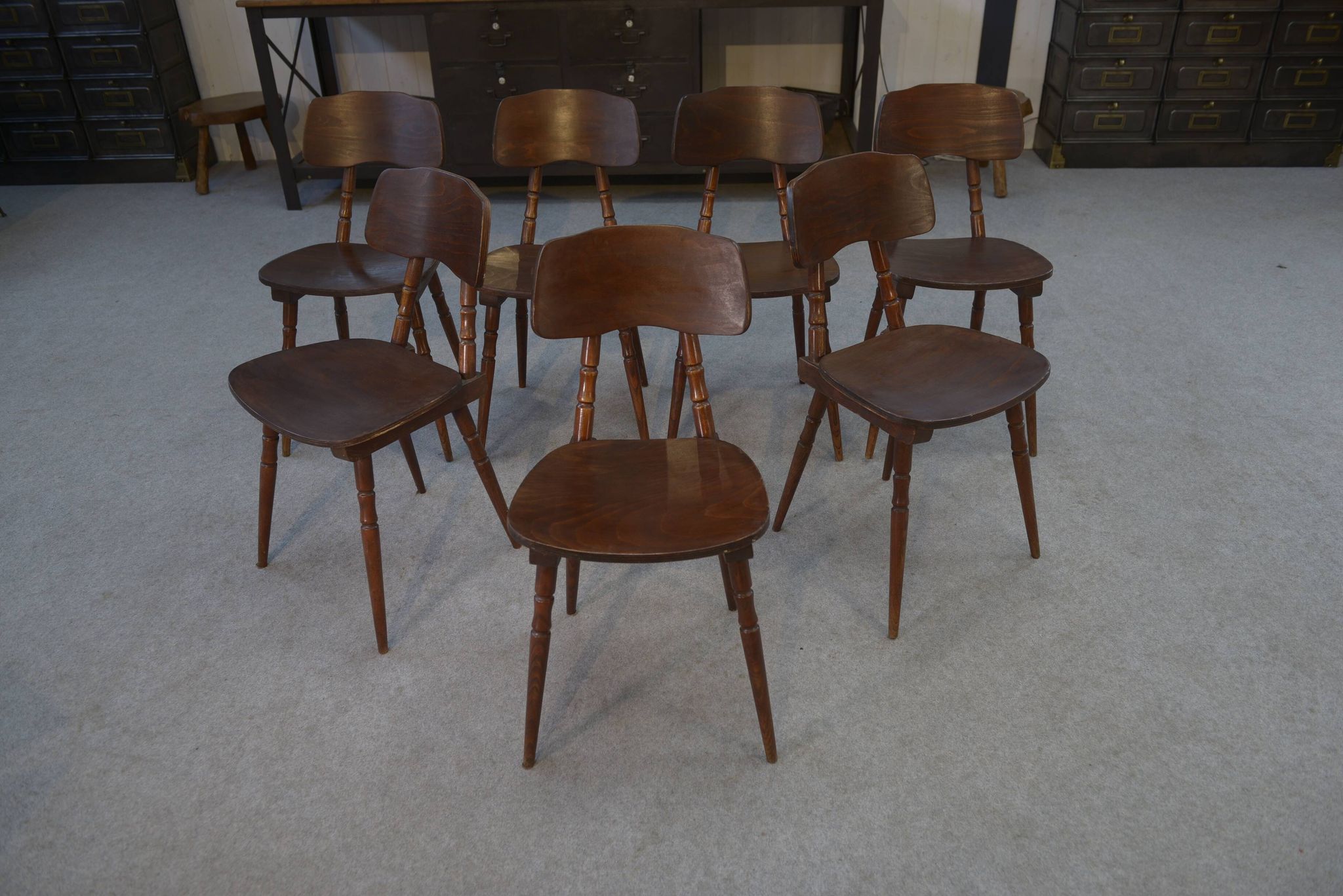 Set of 7 oak and beech plywood chairs