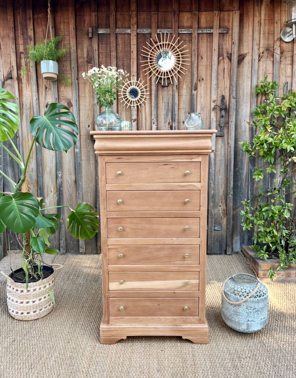 Solid wood chest of drawers