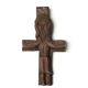 Crucifix mural art populaire sculpté dans le bois