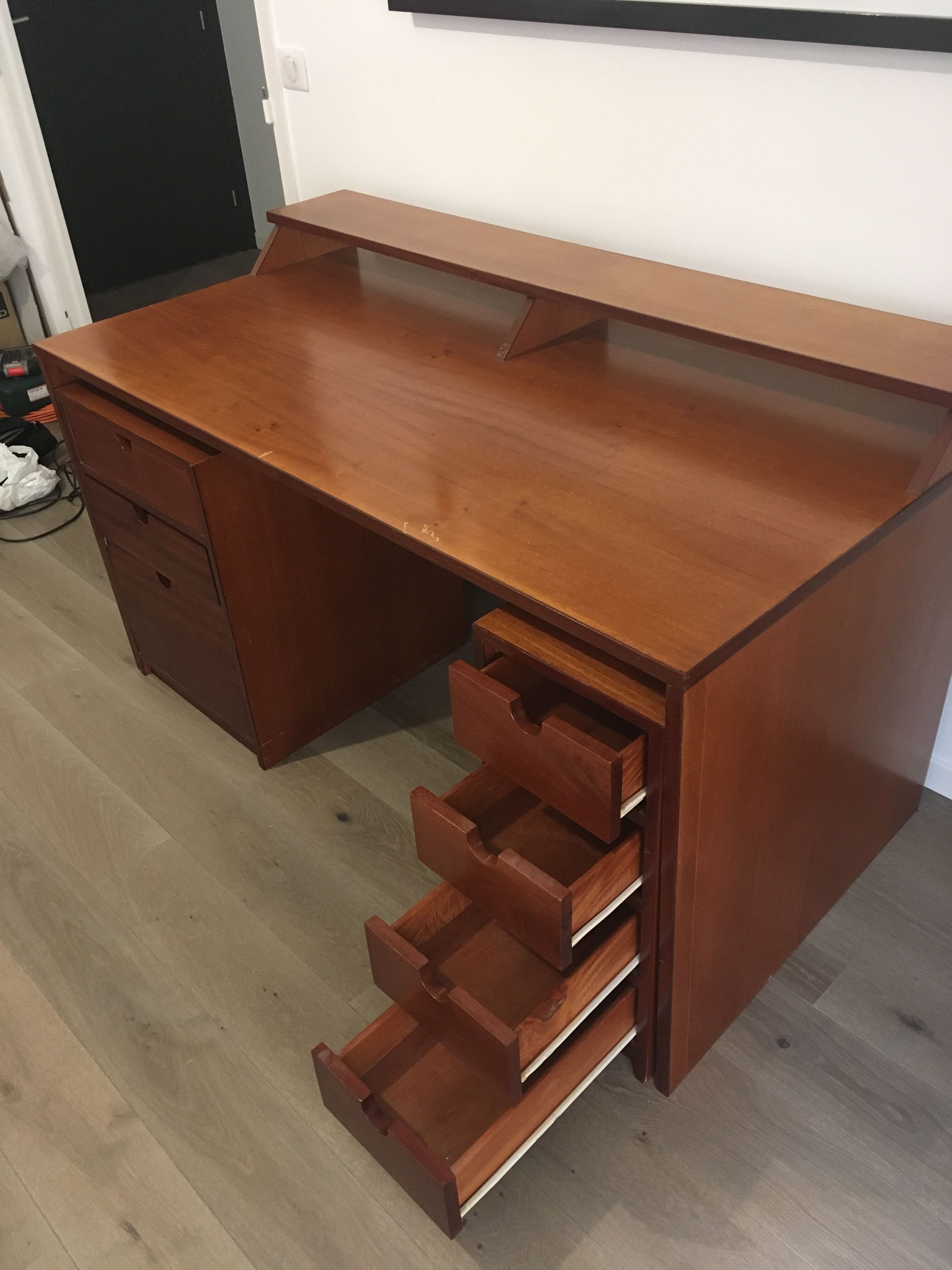 Desktop mahogany