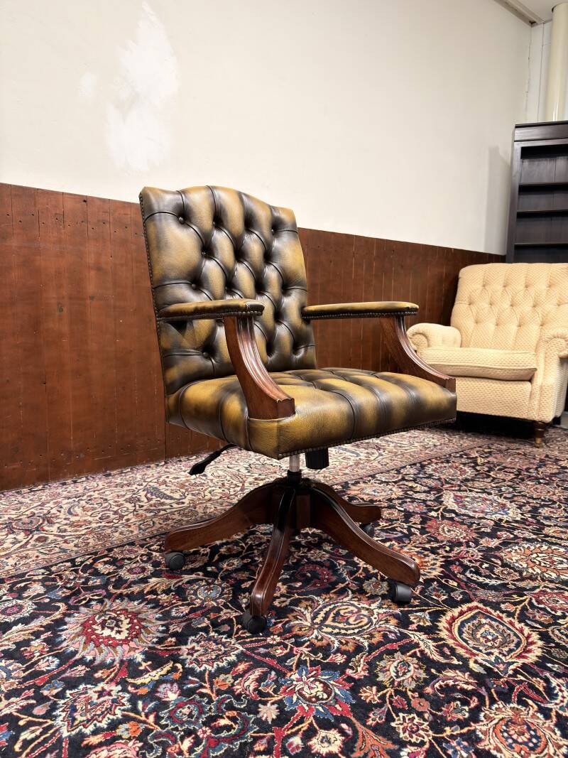 Classic English Chesterfield Office Chair