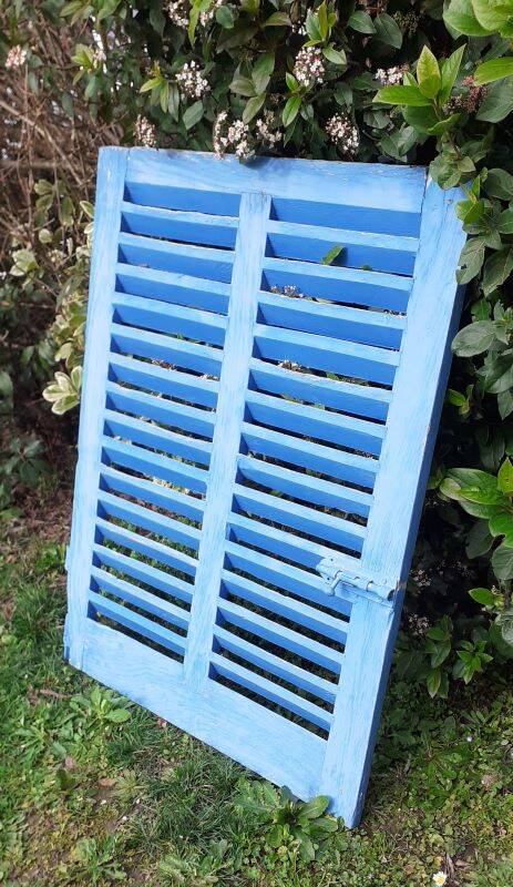 Petit volet  L75xH101cm bleu à persiennes