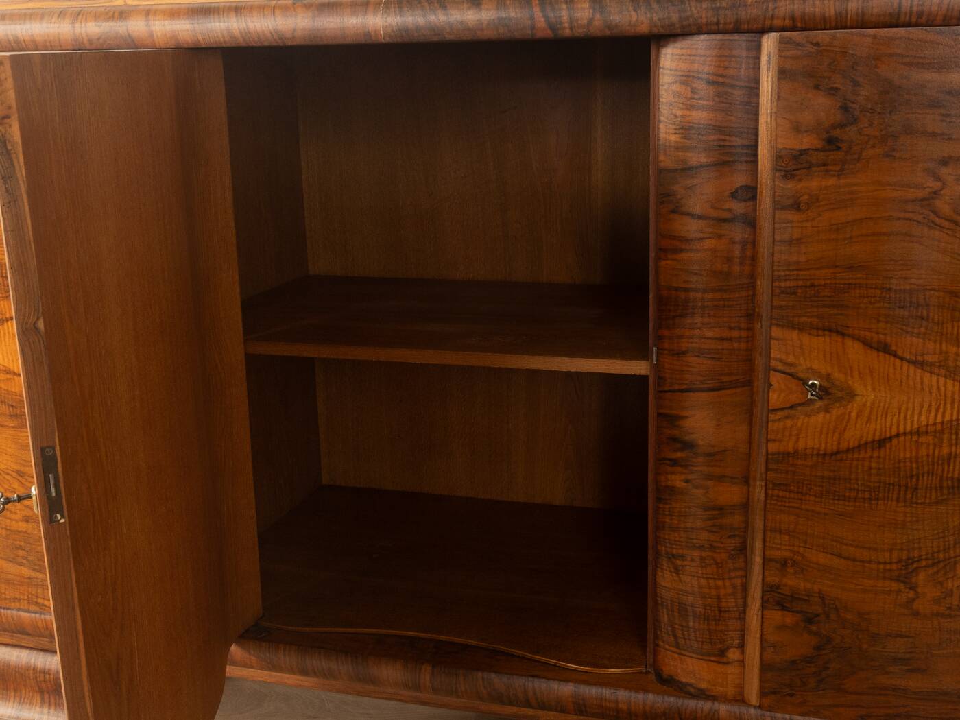 Buffet Art Déco des années 1920