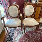 4 chaises et 2 fauteuils