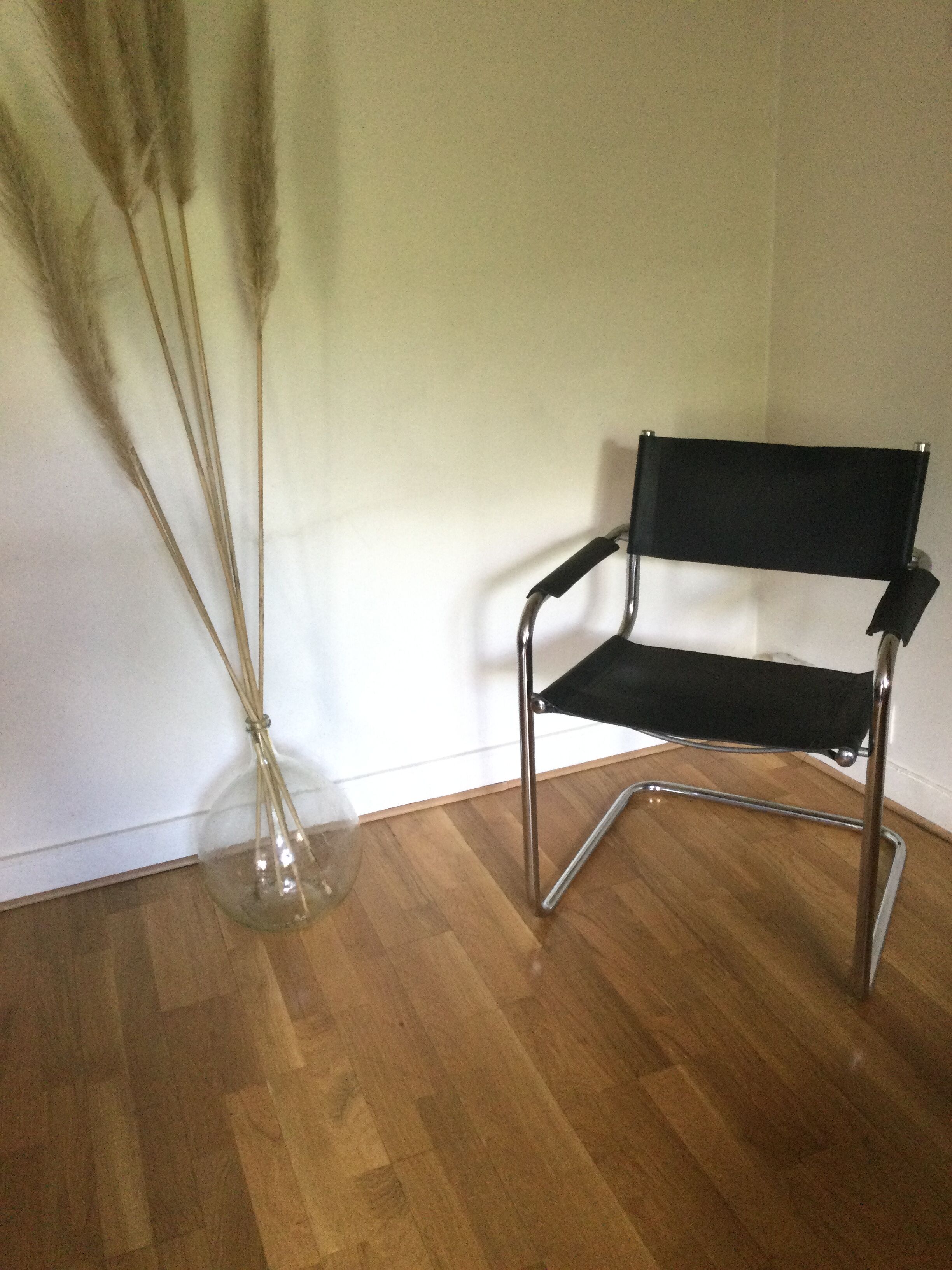 MG5 armchair by Matteo Grassi