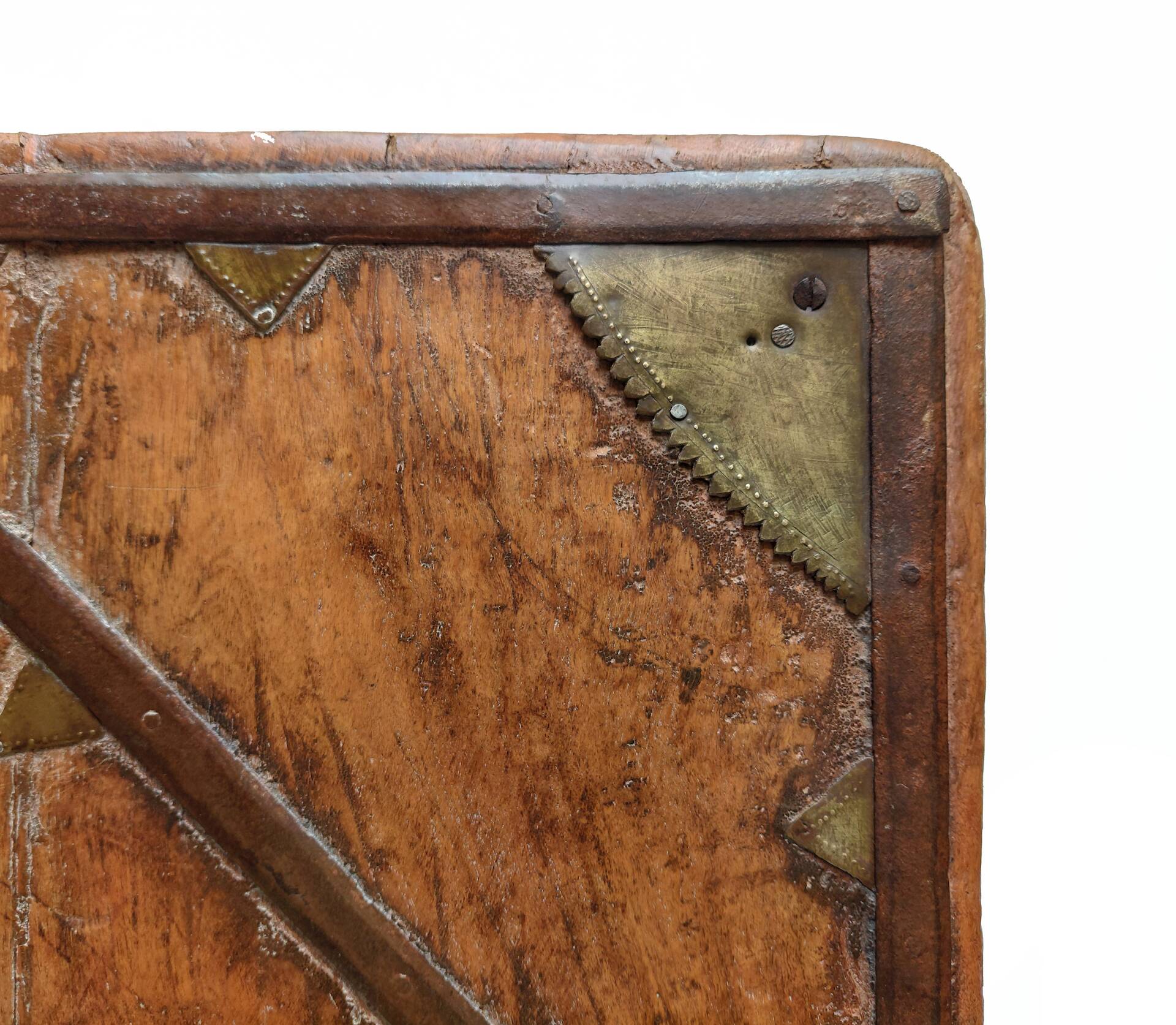 Ancient Indian ritual table of the Bajot type, wood and brass – Rajasthan